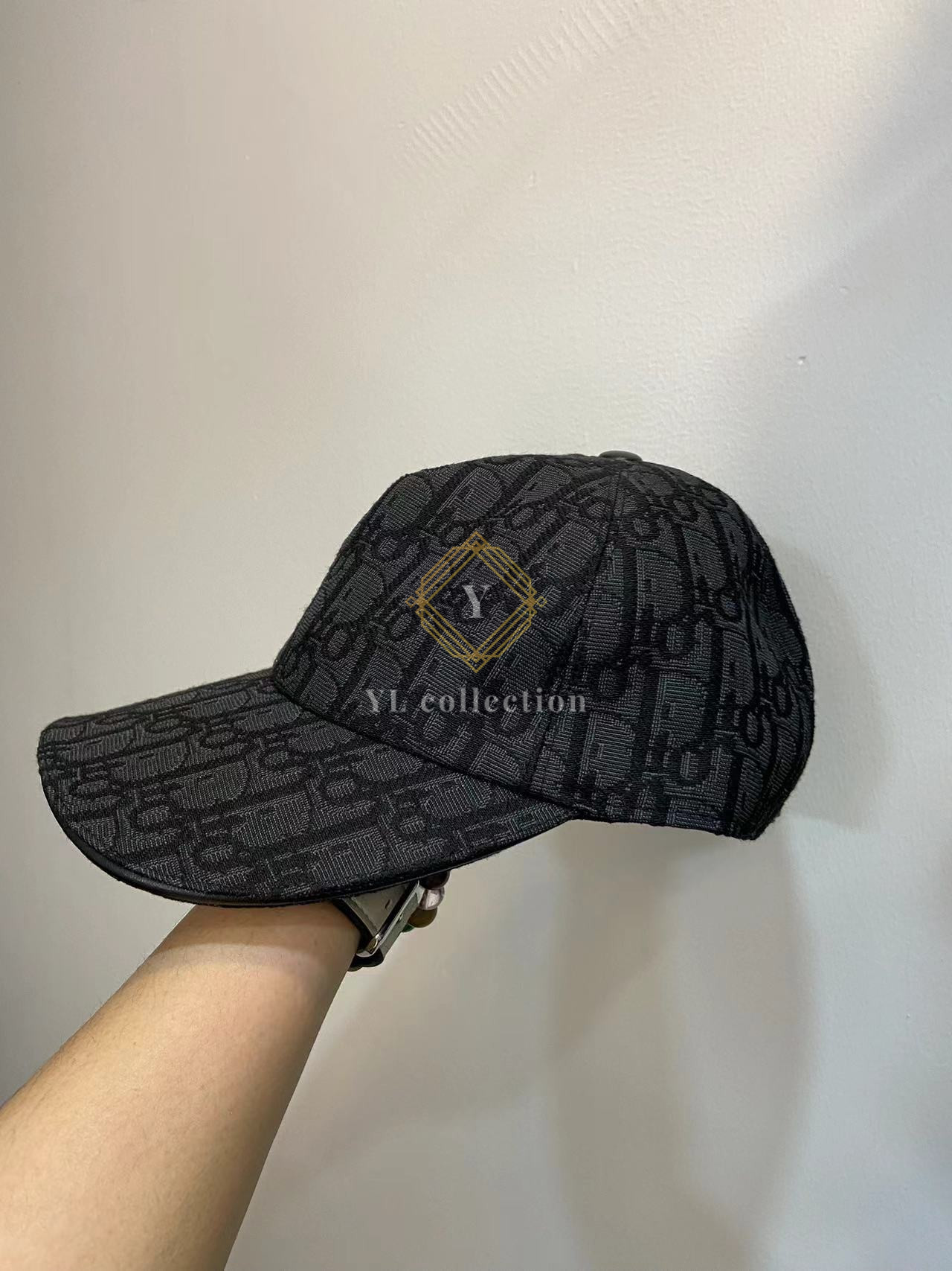 디올 오블리크 볼캡