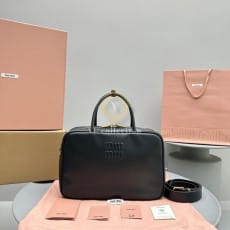 미우미우 가죽 보 백